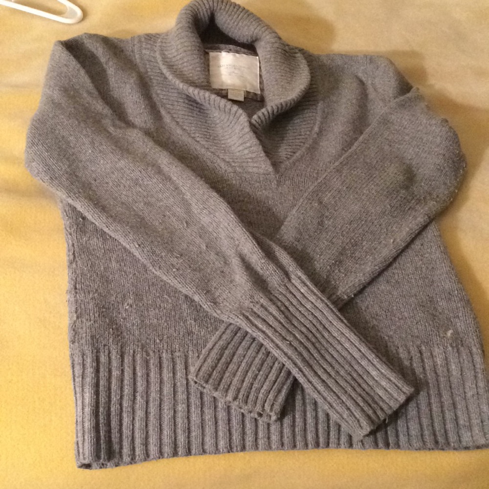 American Eagle Sweater